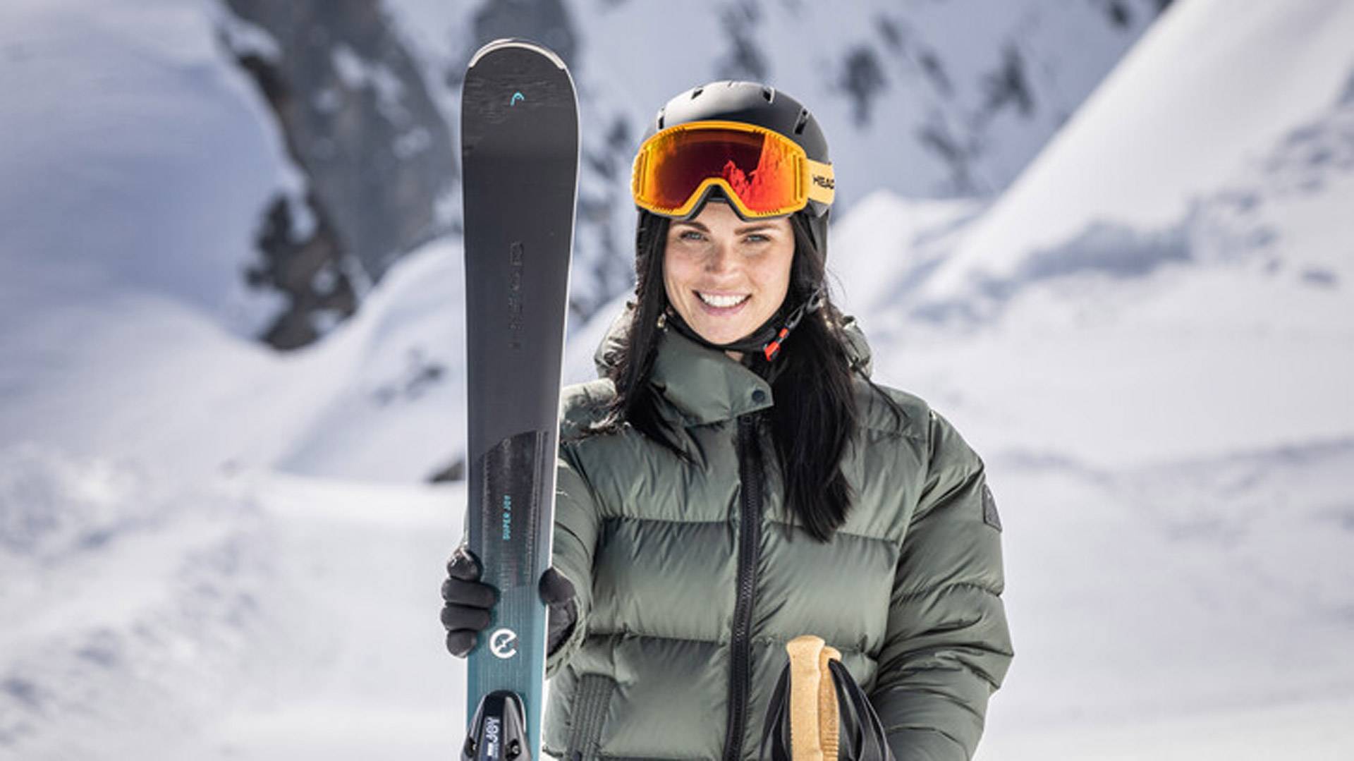 Anna Veith with skis