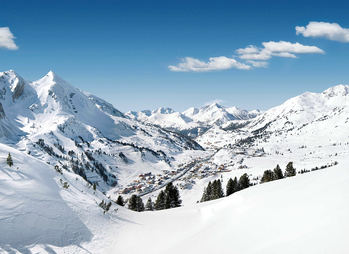 Eine Landschaftsaufnahme von dem winterlichen Obertauern.